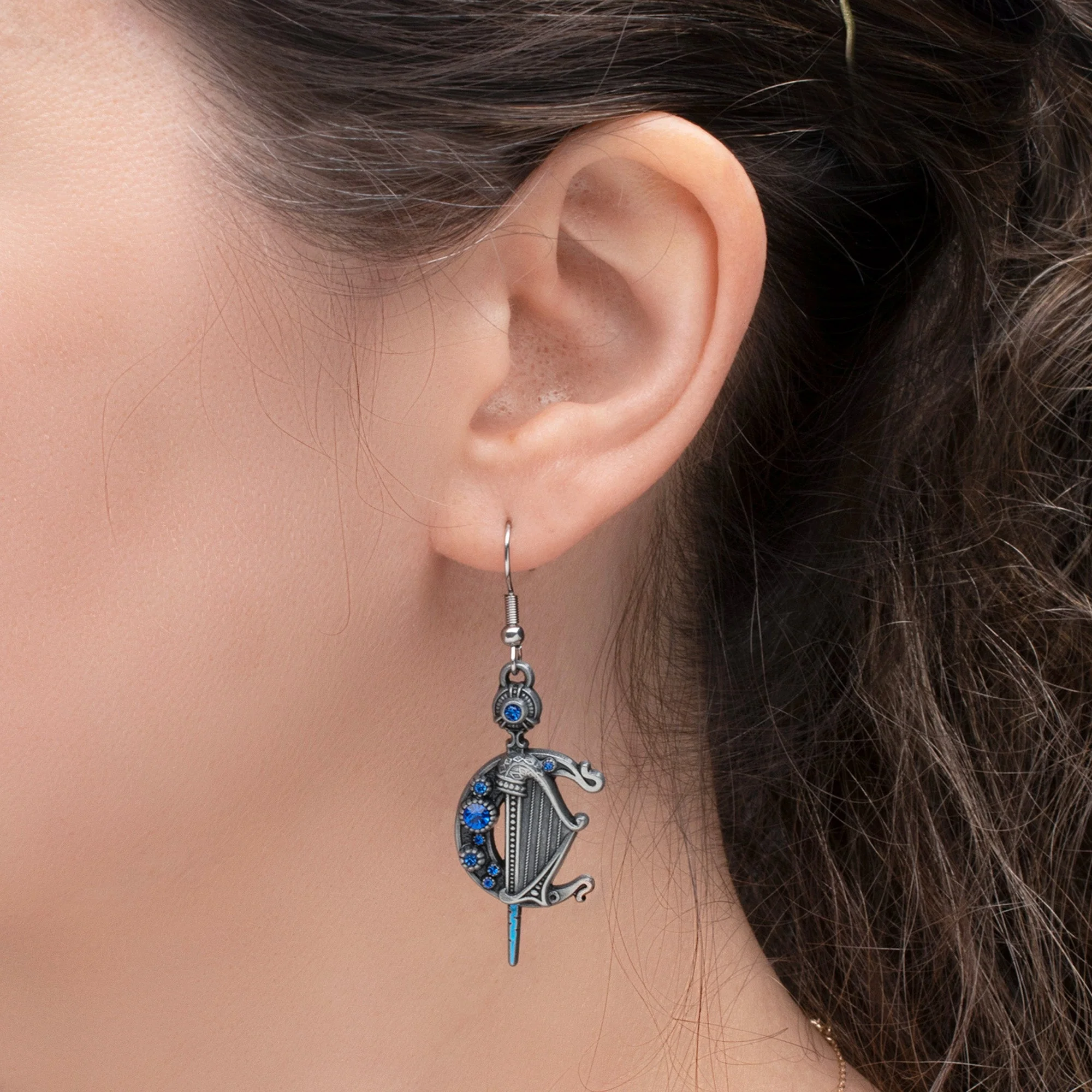 Dungeons and Dragons: Honor Among Thieves Harpers Guild Drop Earrings - Image 3