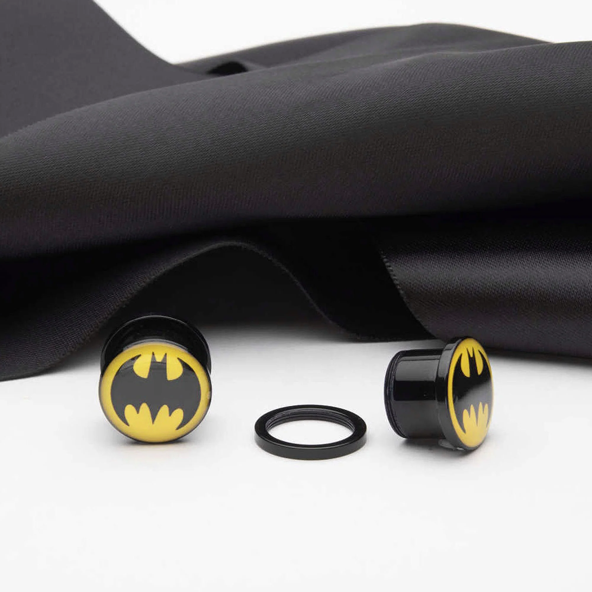 DC Comics Rounded Batman Logo Acrylic Screw Fit Plug - Image 2