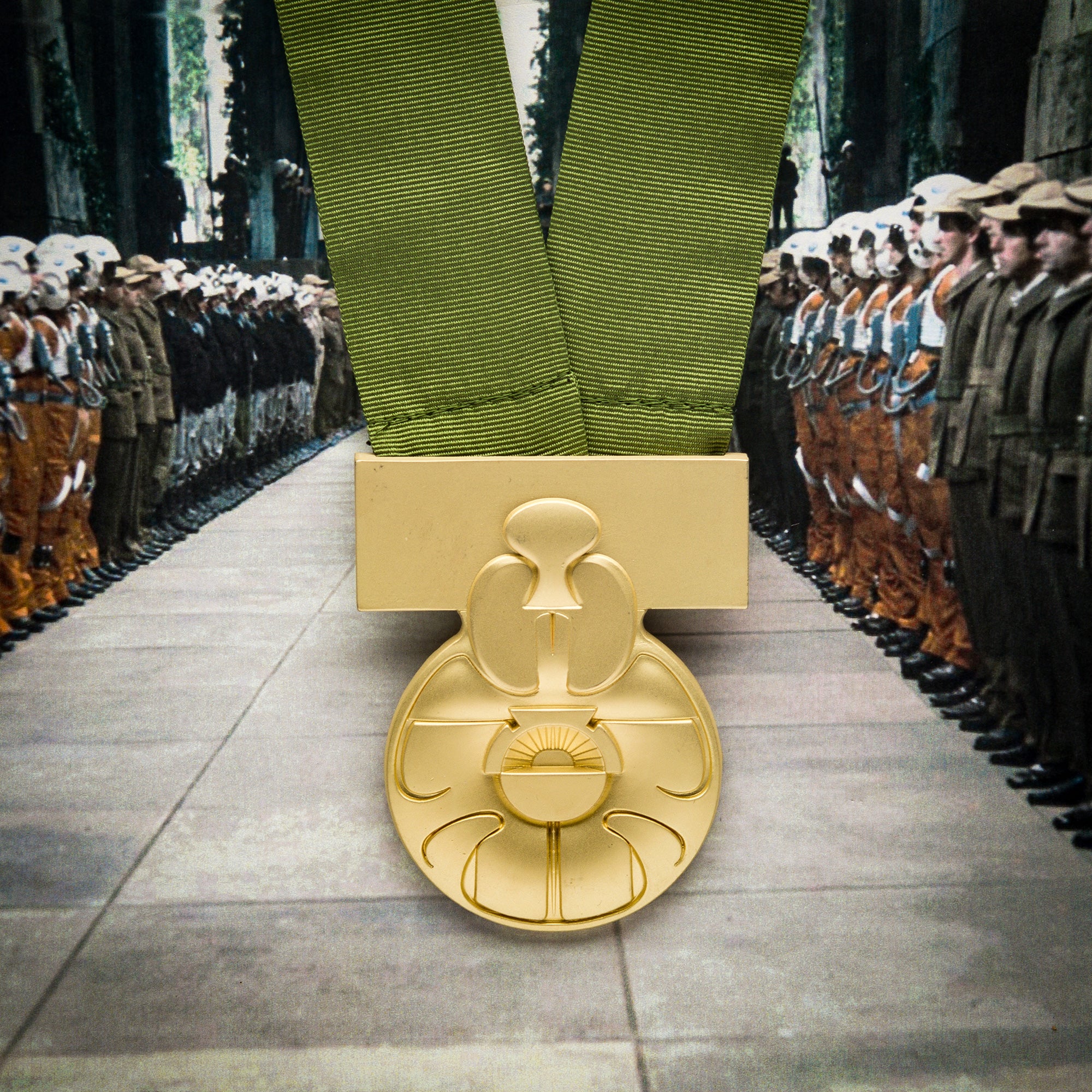 Star Wars Medal of Yavin Gold Plated Necklace - Image 4