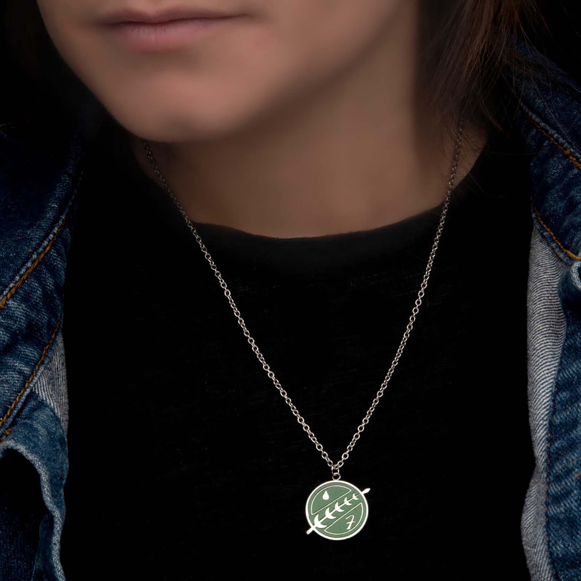 Star Wars Boba Fett Insignia Necklace - Image 3