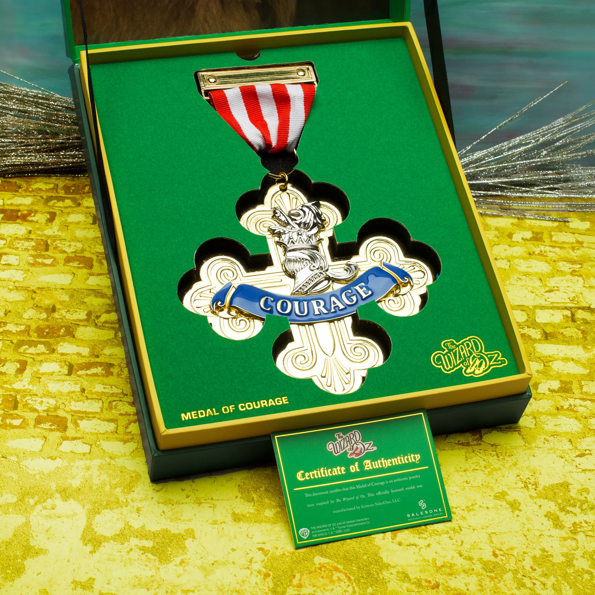 The Wizard of Oz Cowardly Lions Medal of Courage Replica Pin - Image 7