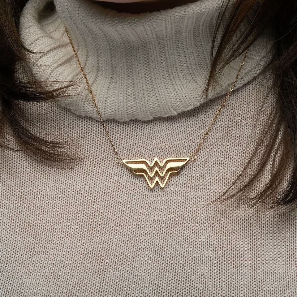 DC Comics Wonder Woman Pendant Necklace - Image 3